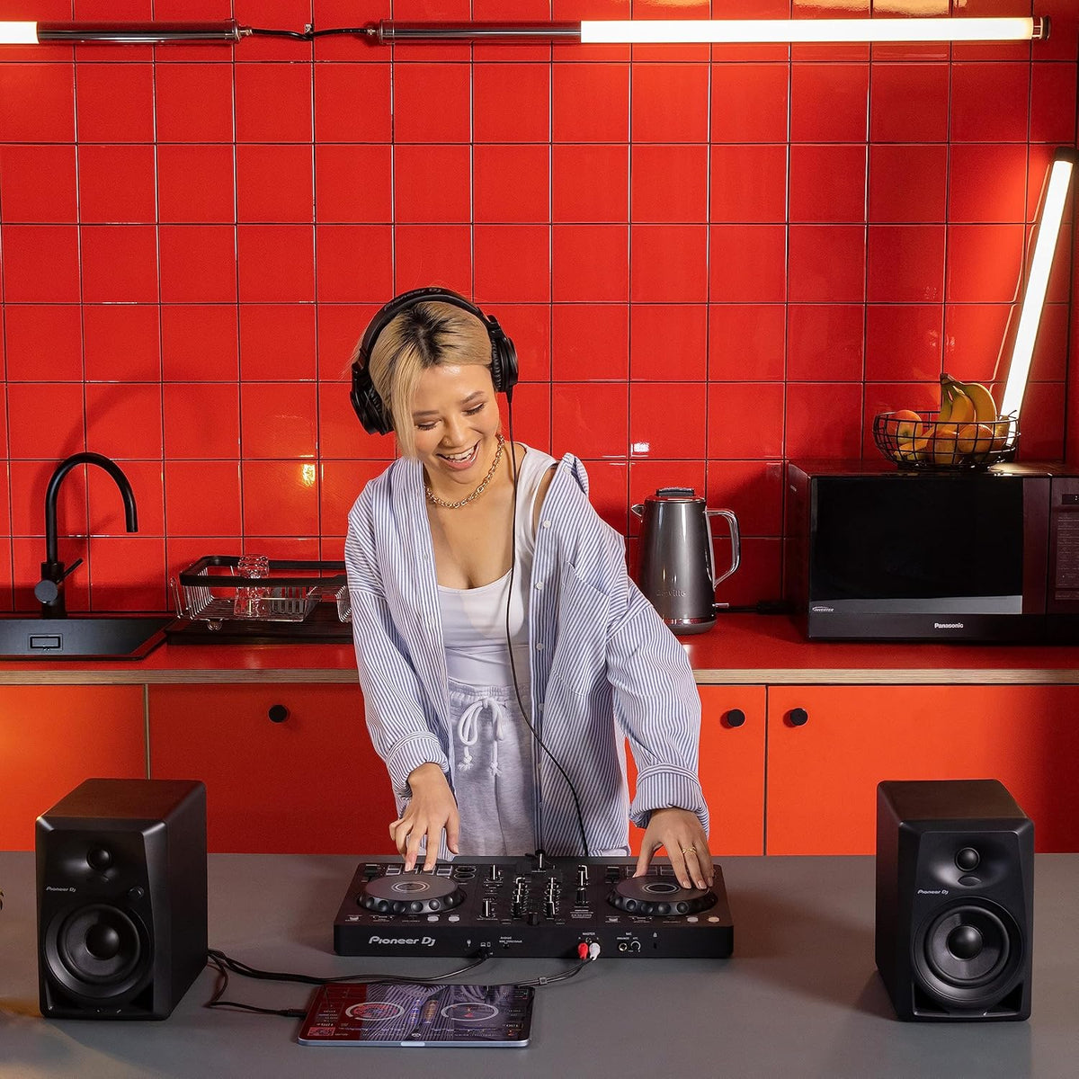 DJ DDJ-FLX4 2-Deck Controller – Graphite